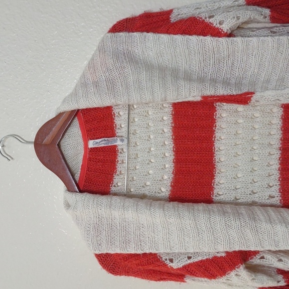 SLIGHTLY USED AEROPOSTALE CROCHET SWEATER CARDIGAN CORAL AND WHITE SIZE M BOHO - Picture 3 of 8